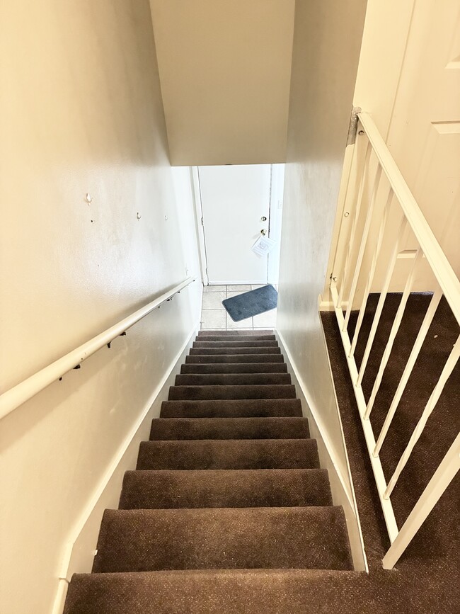 Building Photo - 1850 N 840 W