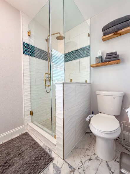 Building Photo - 3114 Dupont St S