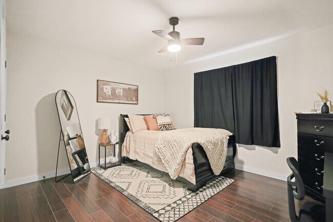 Building Photo - 4302 42nd St