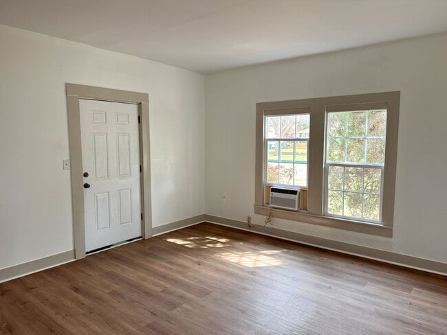 Building Photo - 1810 7th St