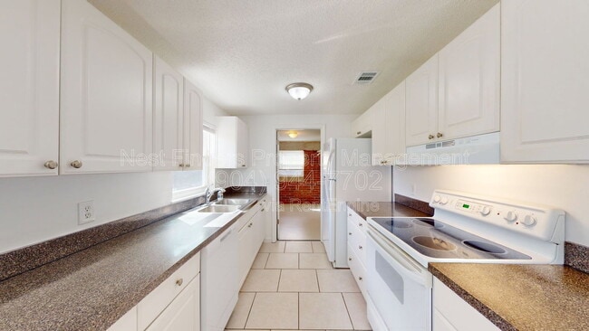 Building Photo - 104 Dolphin Blvd E