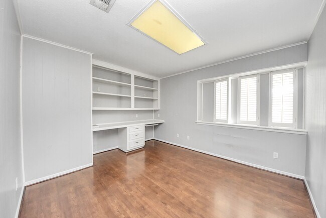 Building Photo - 7510 Renmark Ln