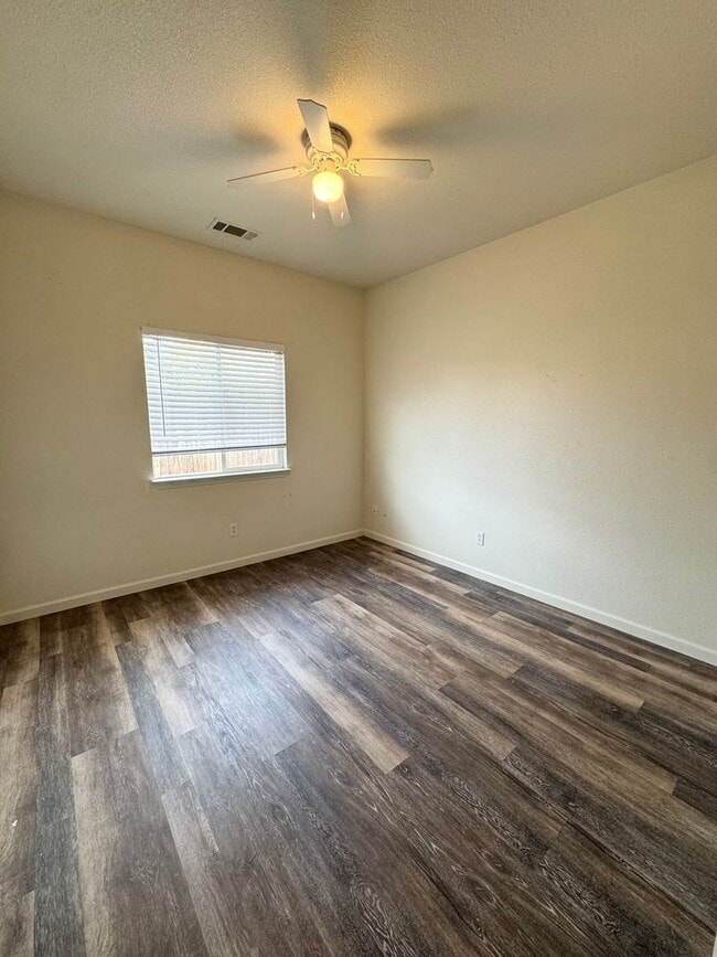 Building Photo - Lovely Home in Cottonwood!! (Lake California/Privately Gated Community)