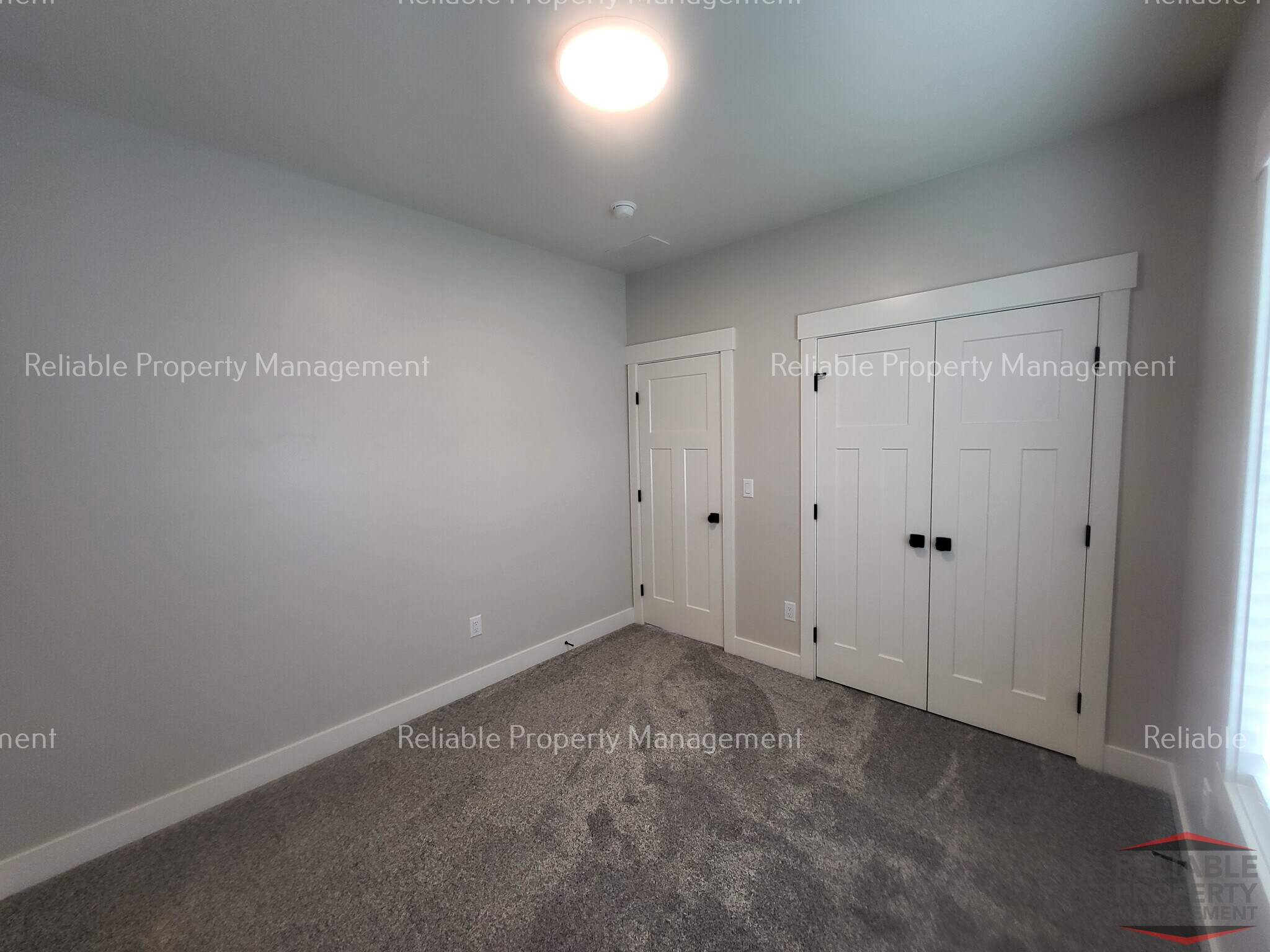 Building Photo - 557 Sagebrush St