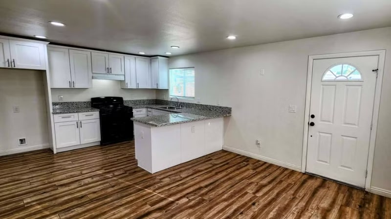 Building Photo - 156 E Marshall Blvd