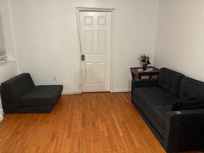 Building Photo - 2351 N Park Ave