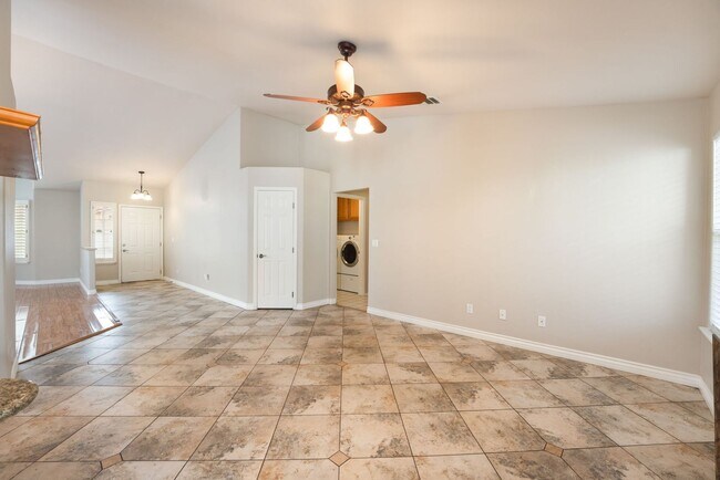 Building Photo - Elegant Single-Story Home in Desert Shores!