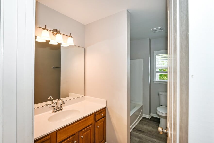Building Photo - 4915 Stowe Derby Dr