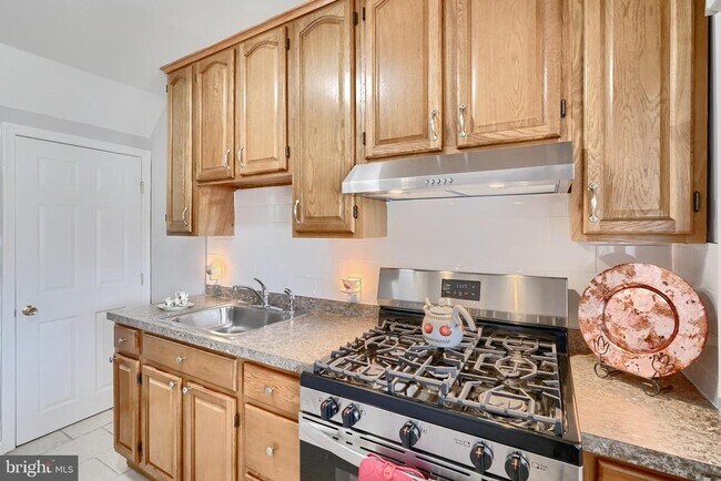 Building Photo - 2845 Plainfield Rd