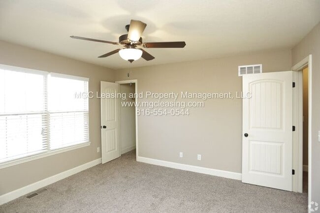 Building Photo - Feel the Luck of Eagle Creek Townhomes— $500 Rent Credit on Select Townhomes!