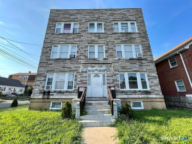 Building Photo - 178 Roosevelt St