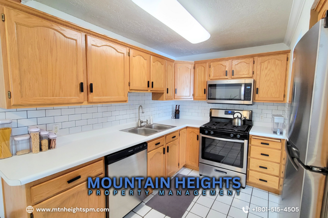 Building Photo - 3758 S Maple Vw Dr