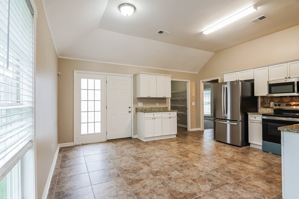 Building Photo - 1061 Village Trail