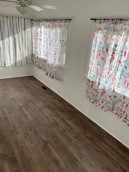 Building Photo - 715 E High St