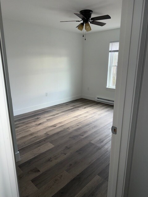 Building Photo - Oak Grove