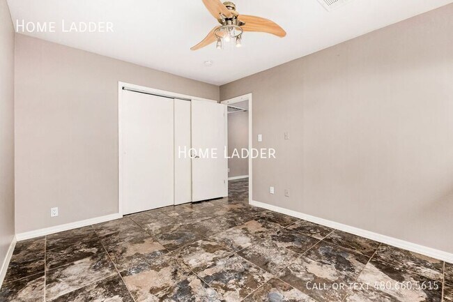 Building Photo - 1338 W Culver St