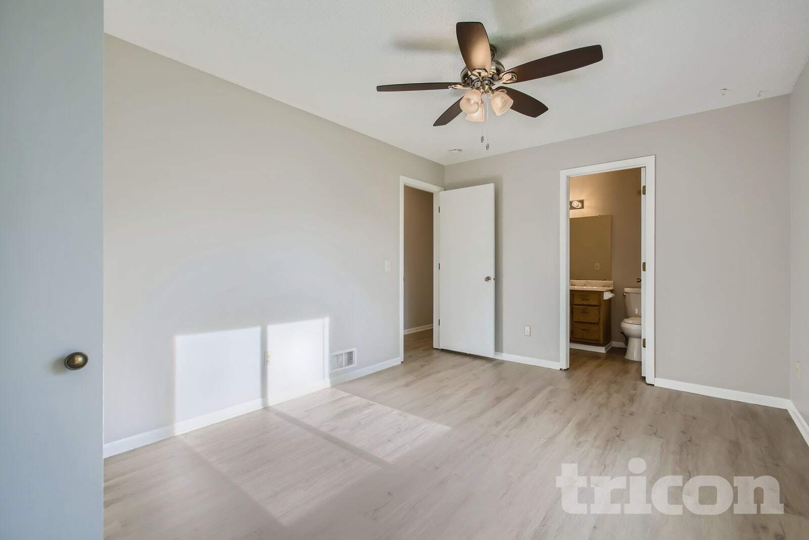 Building Photo - 8301 Thomas Ave N