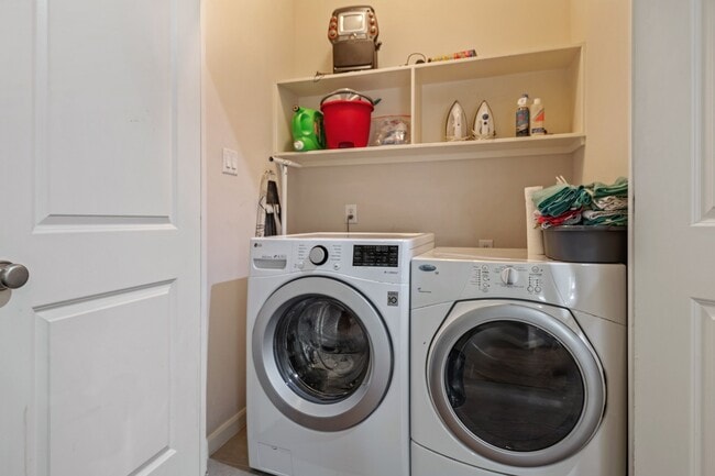 Building Photo - 3935 Gibson St