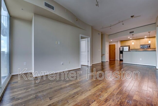 Building Photo - 5925 Almeda Rd