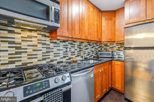 Building Photo - 1545 18th St NW