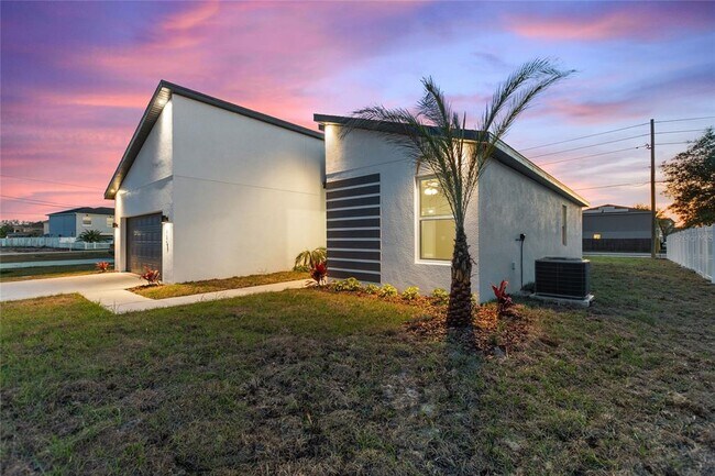 Building Photo - 115 Big Sioux Dr