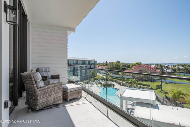 Building Photo - 225 Strand Dr