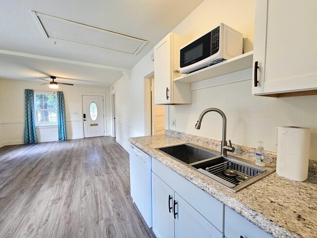 Building Photo - 508 Binghampton St