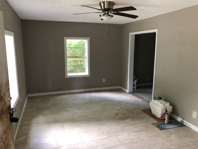 Building Photo - 695 Grimes Ave