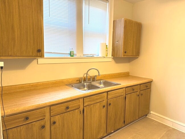 Building Photo - 12754 S Union Ave