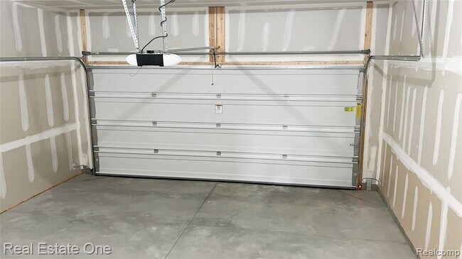 Building Photo - 4932 Glenora Dr