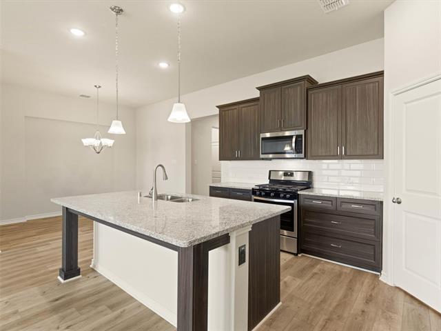Building Photo - 7001 Mapleshade Way