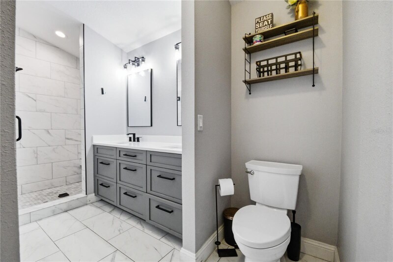 Building Photo - 7044 Woodhall Ave