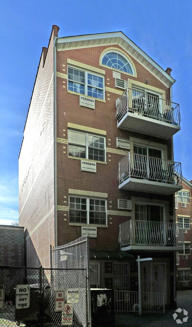 Primary Photo - 52-12 Roosevelt Ave