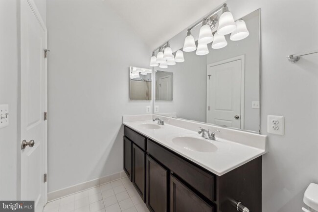 Building Photo - 381 Buckeye Cir