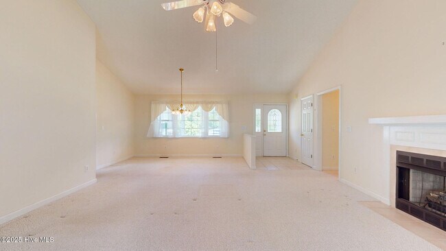 Building Photo - 2039 Royal Pines Dr