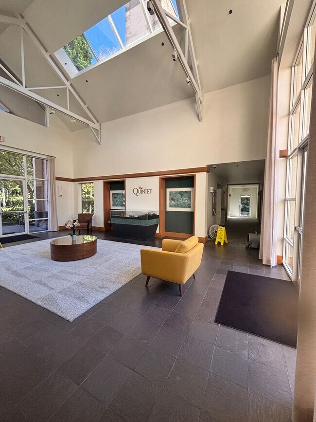 Building Photo - 5halb01