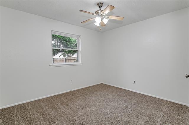 Building Photo - 207 Stefanie St