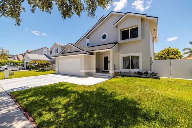 Building Photo - 9650 SW 9th Ct