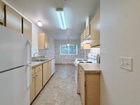 Building Photo - 10020 SW 125th Ave