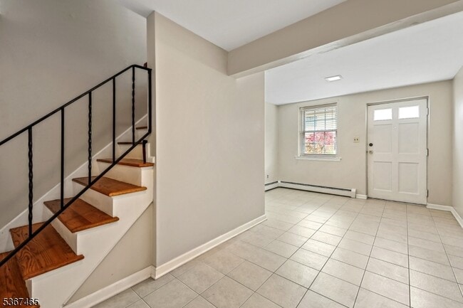 Building Photo - 768 Springfield Ave