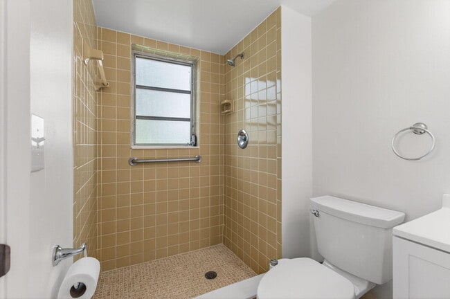 Building Photo - 26 Abbey Ln