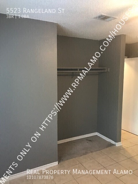 Building Photo - 5523 Rangeland St
