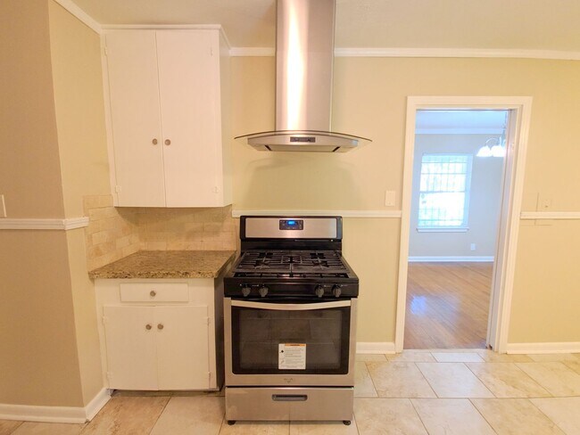 Building Photo - 1223 Shawnee St