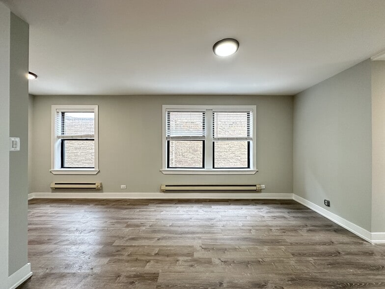 Building Photo - 4823 N Damen Ave