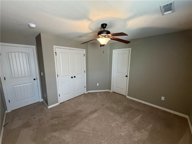 Building Photo - 537 N Keats Dr