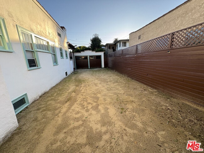 Building Photo - 4181 Lincoln Ave