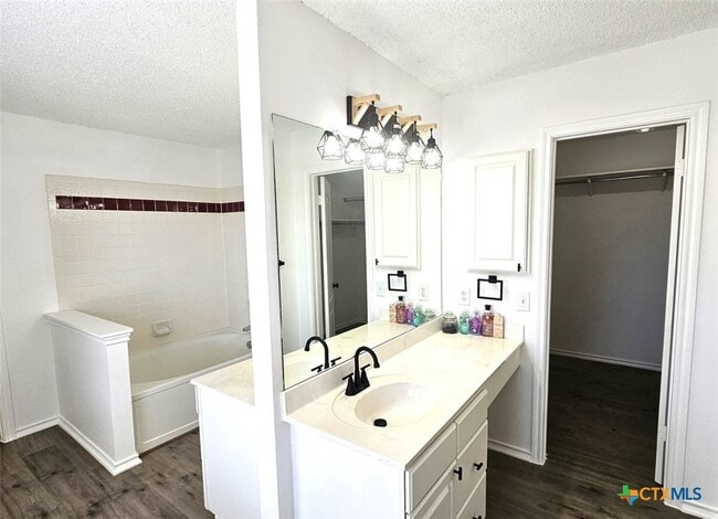 Building Photo - 1648 Dogwood Ln