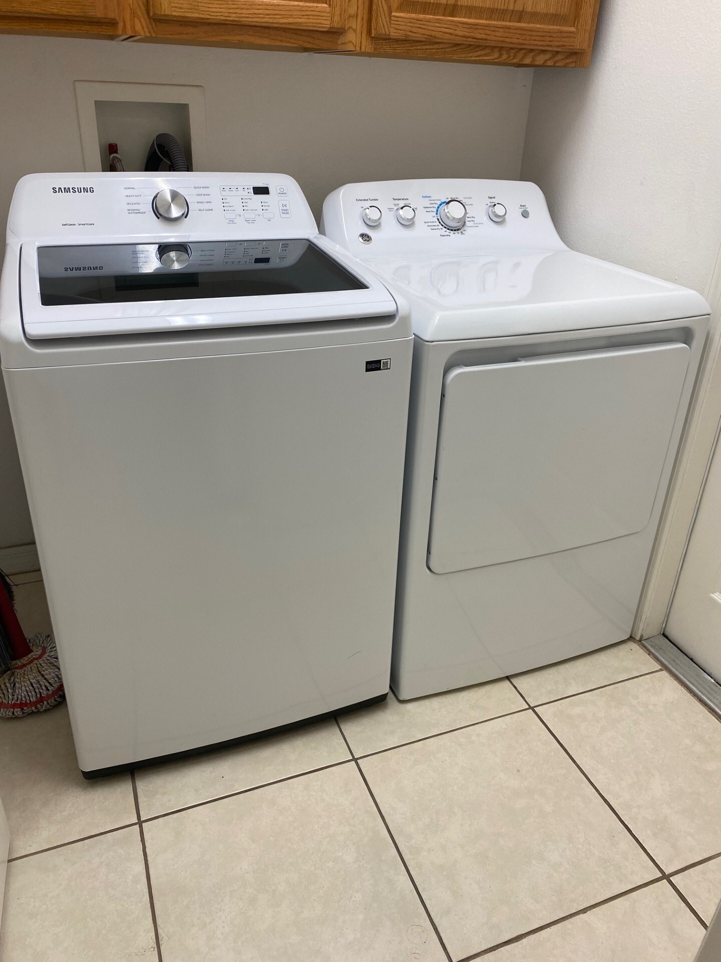 Laundry - 3924 Hollow Crossing Dr