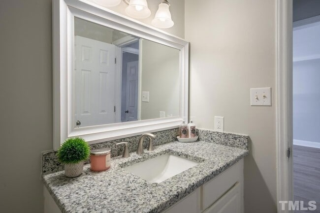 Building Photo - 312 W Park St