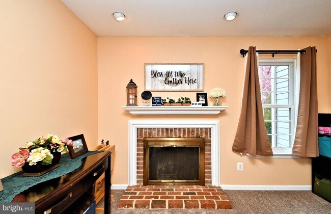 Building Photo - 800 Beacon Ct